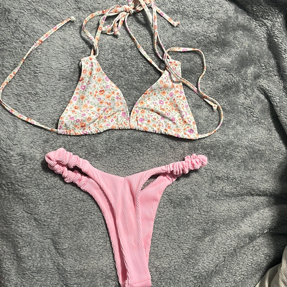 Kulani Kinis bikini